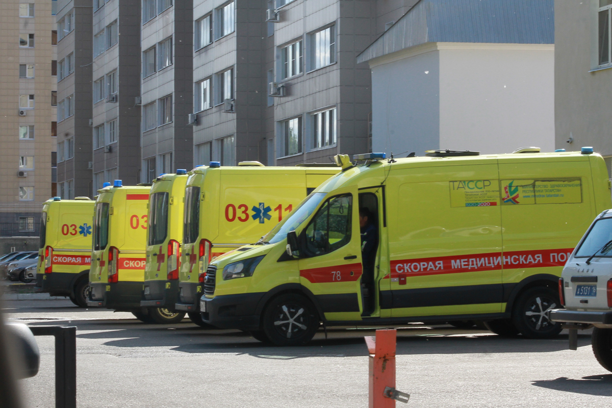 В РКИБ остаются 6 татарстанцев с ботулизмом