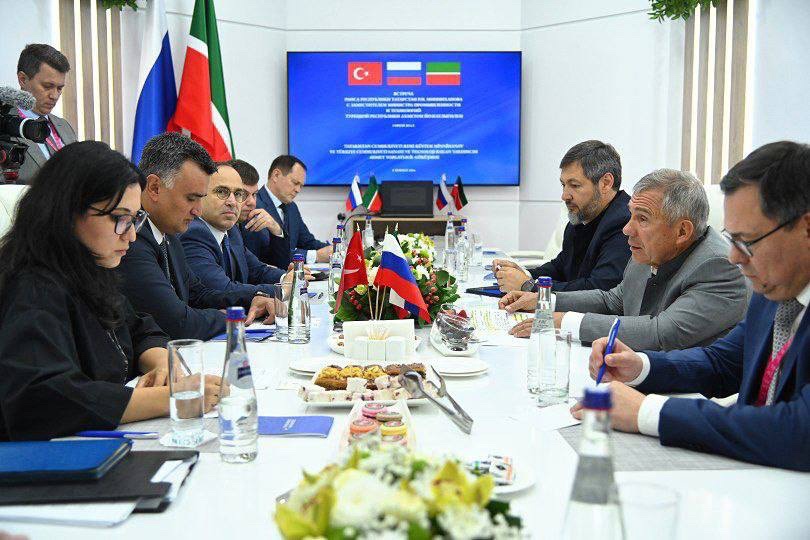 Минниханов призвал бизнес Турции использовать Татарстан для выхода на рынки