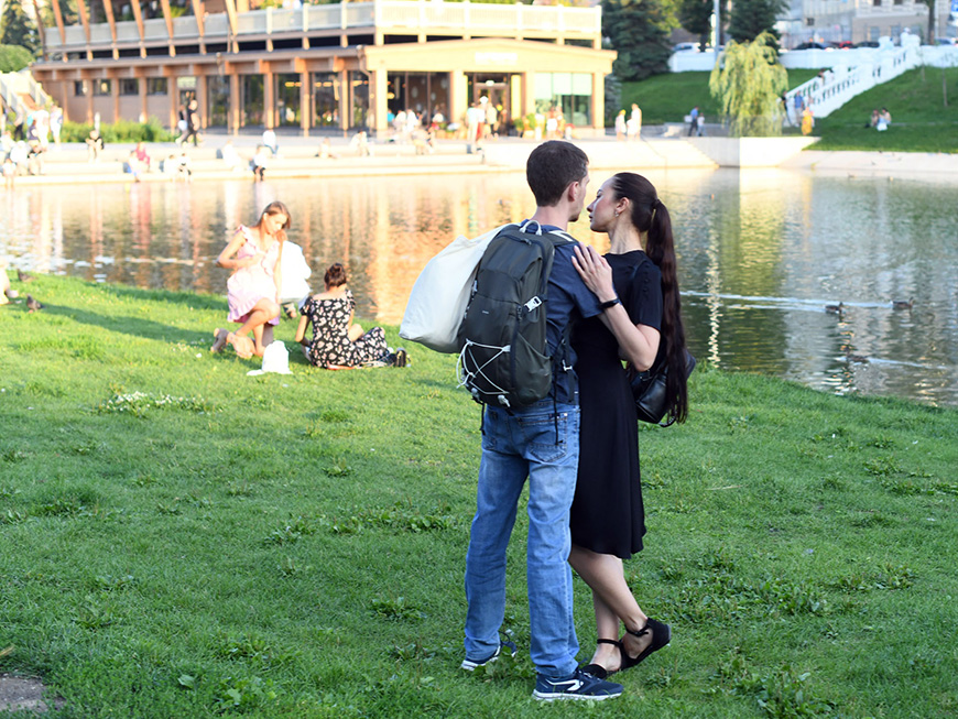 Казанцы рассказали, что думают о влиянии неразделённой любви на карьеру