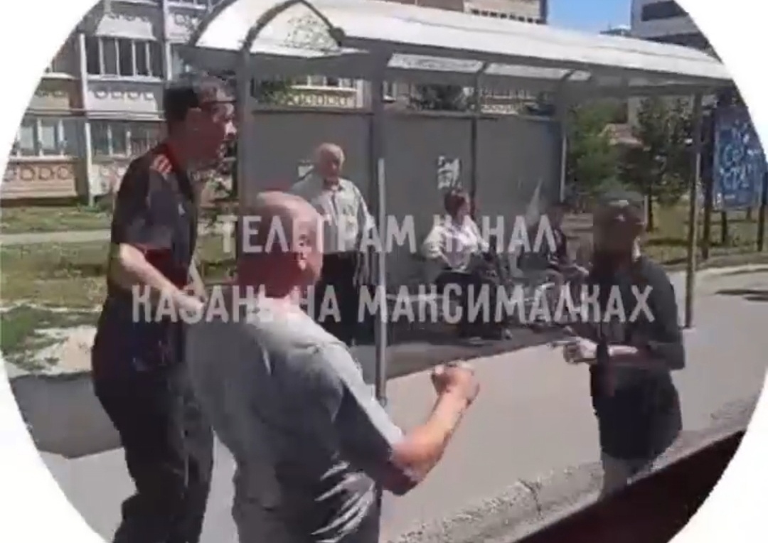 В казанском автобусе №46 чуть не произошла массовая драка