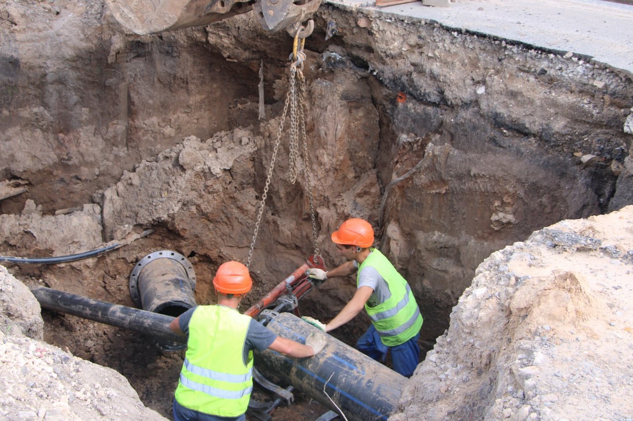 Минниханов поручил разобраться с отключениями воды из-за аварий в жару
