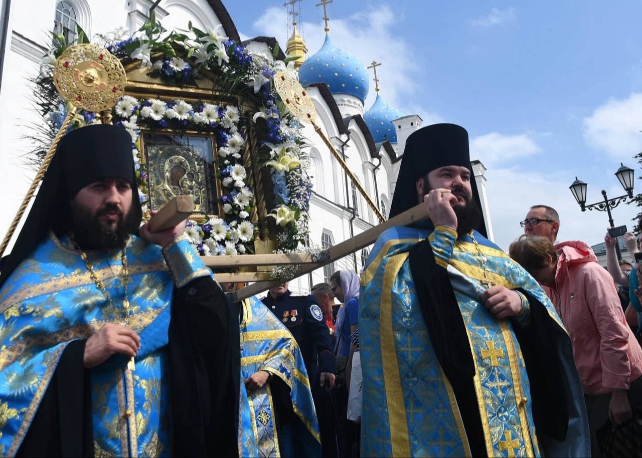 Казанцам снова напомнили об ограничении движения во время крестного хода
