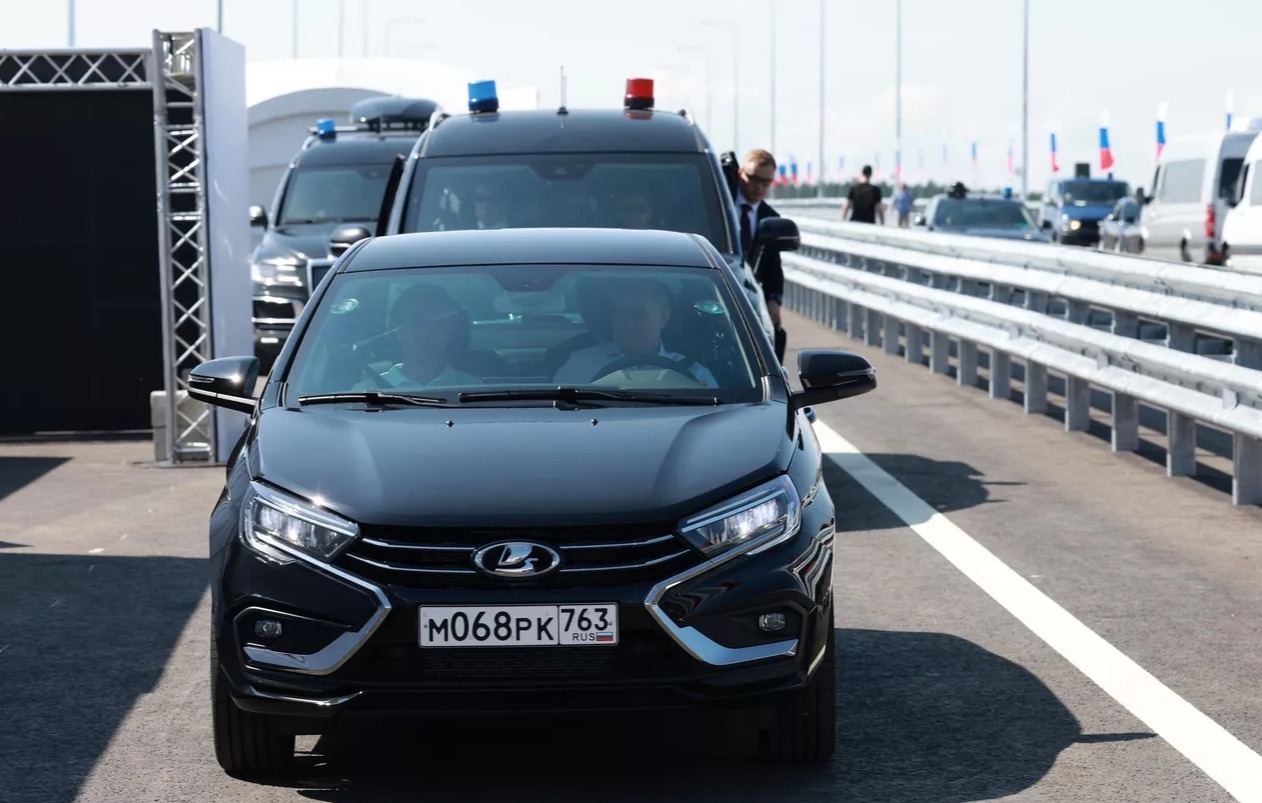 Путин поделился впечатлением от езды на Lada Aura