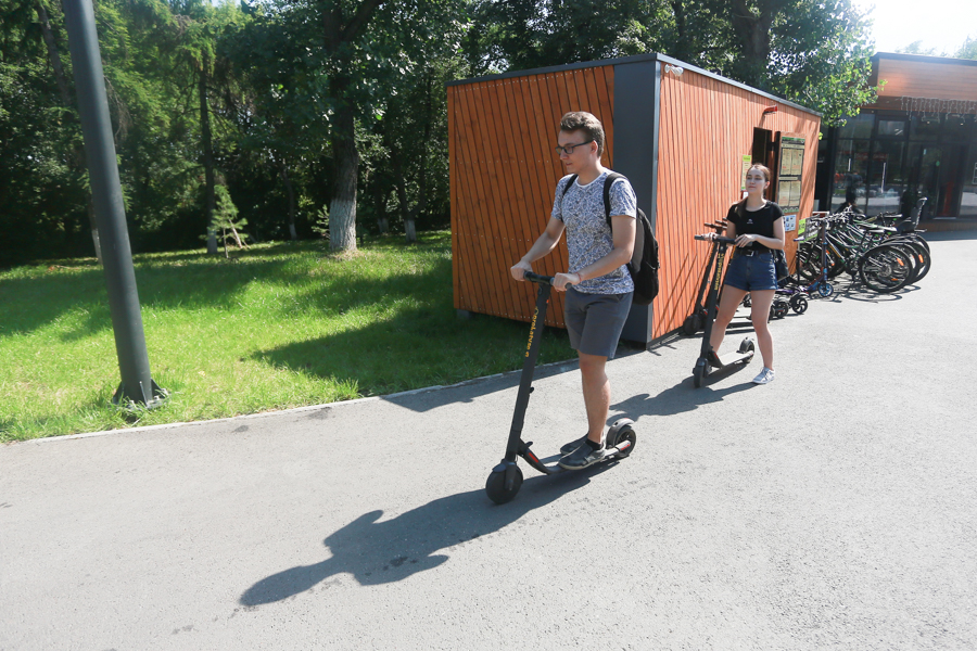 Четверть опрошенных казанцев выступила за запрет самокатов