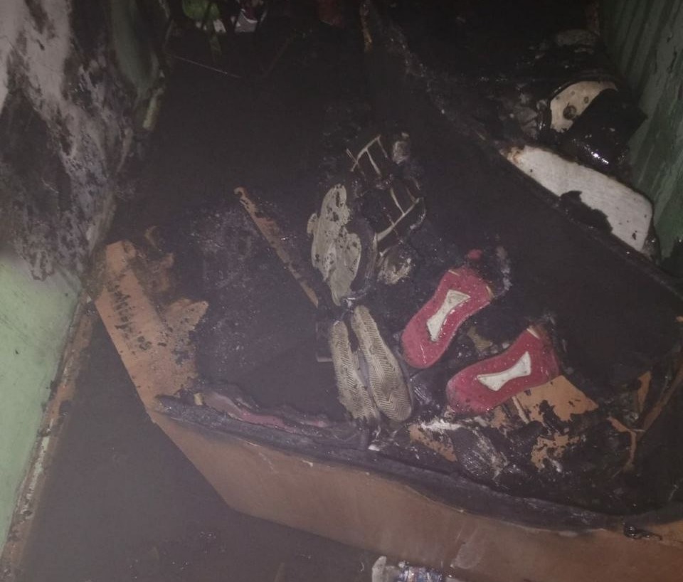 Пожарные в Елабуге спасли 12 человек из горящего здания