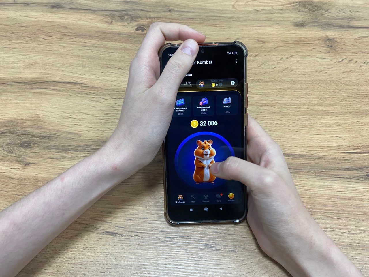 В Госдуме предложили запретить игру Hamster Kombat