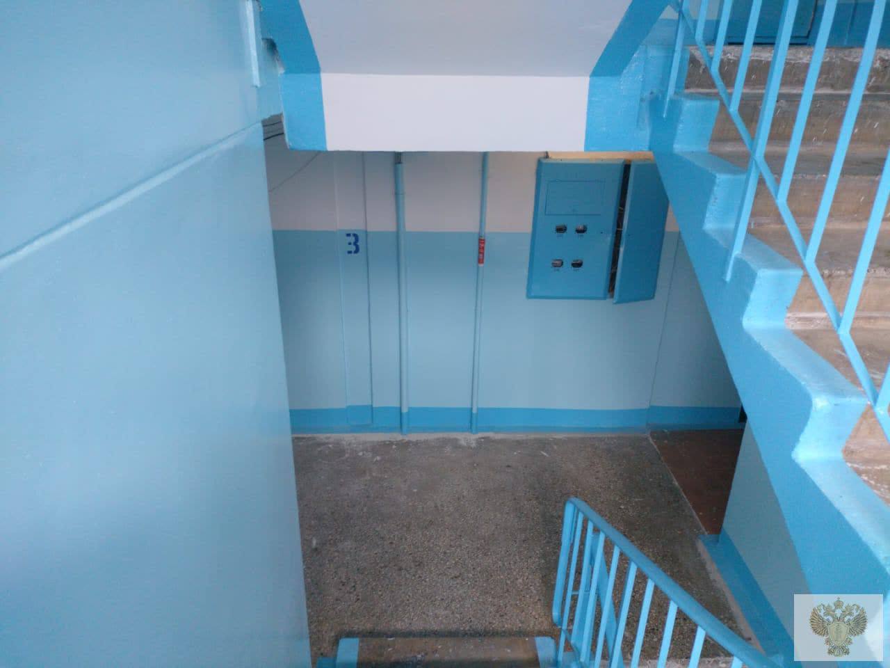 Подъезд дома отремонтировали по требованию прокуратуры в Нижнекамске