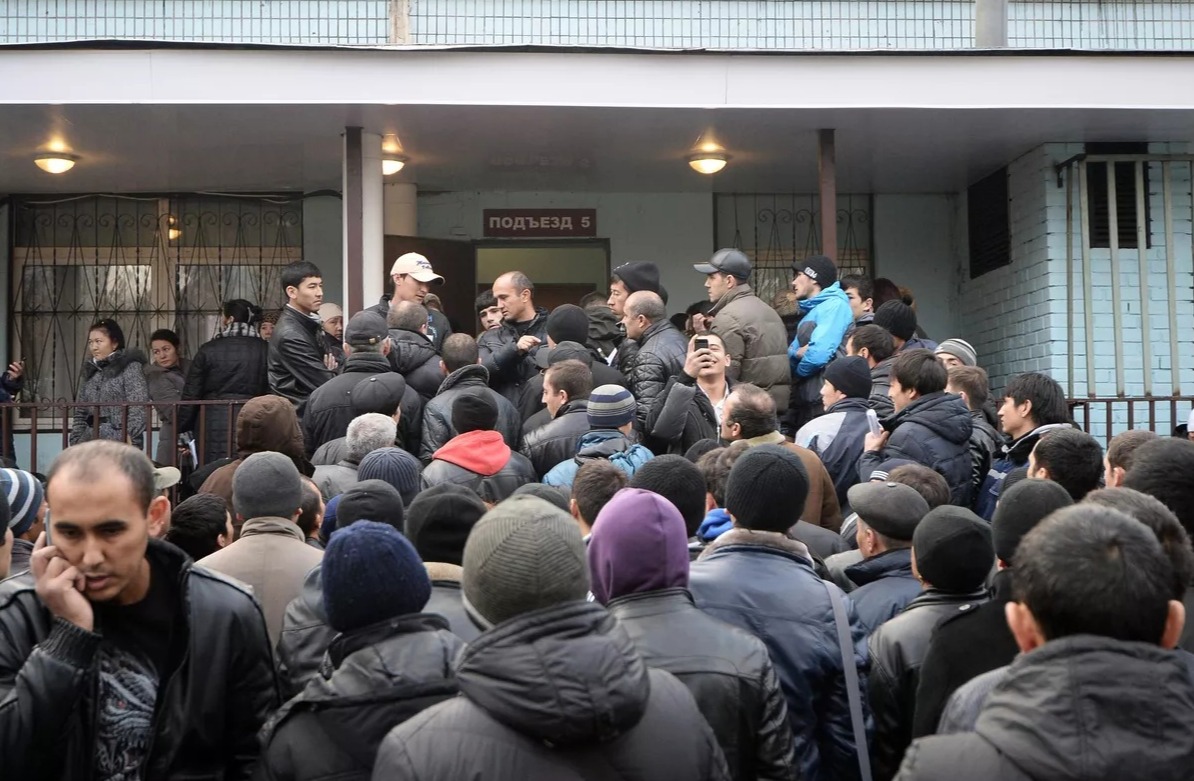 Татарстанские приставы выгнали из страны полторы тысячи нелегальных мигрантов