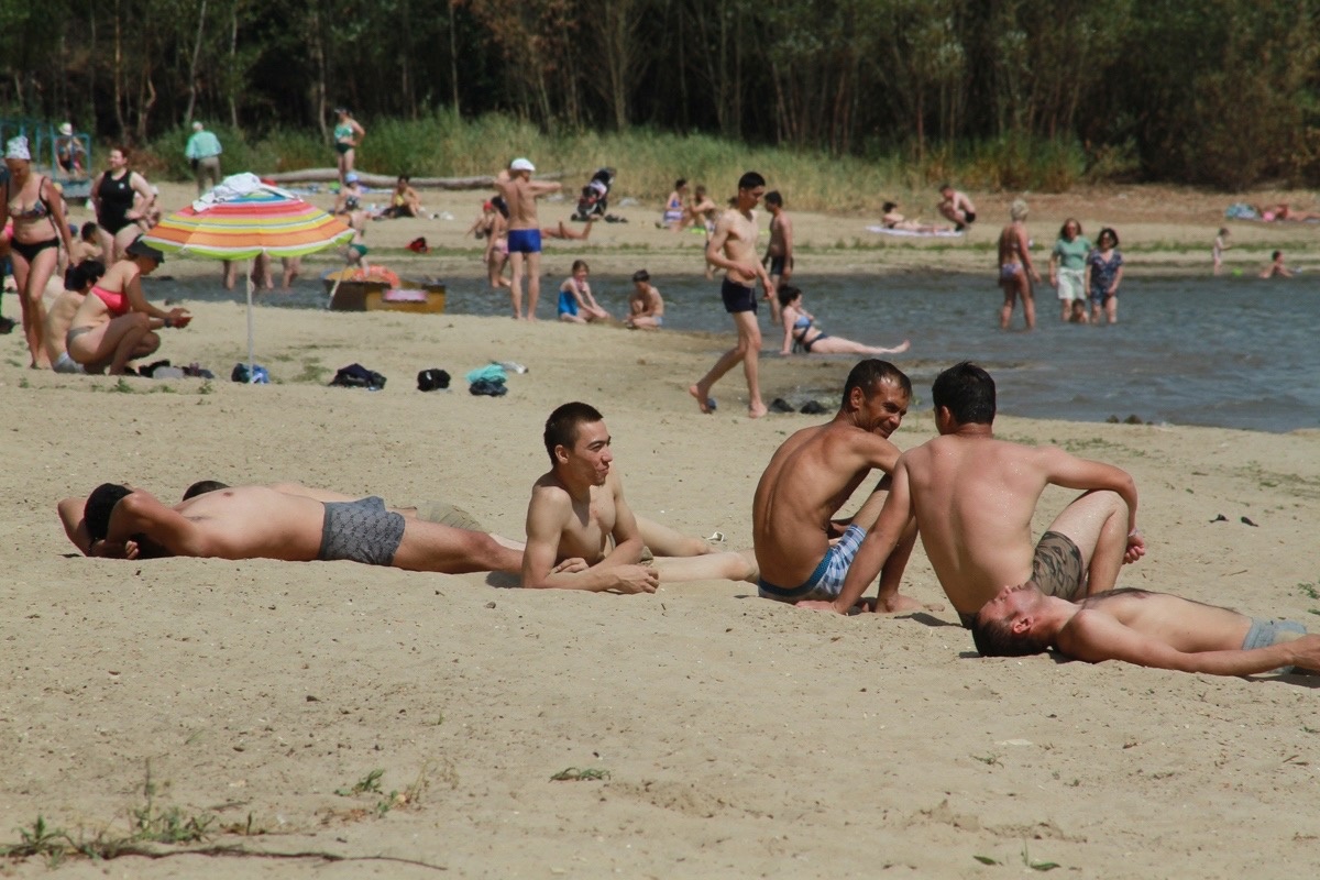 В России хотят запретить продавать алкоголь рядом с пляжами