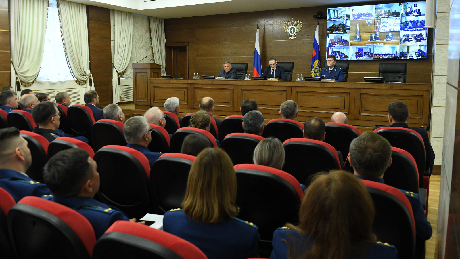 Суяргулов поручил УФНС предоставить списки налоговых неплательщиков