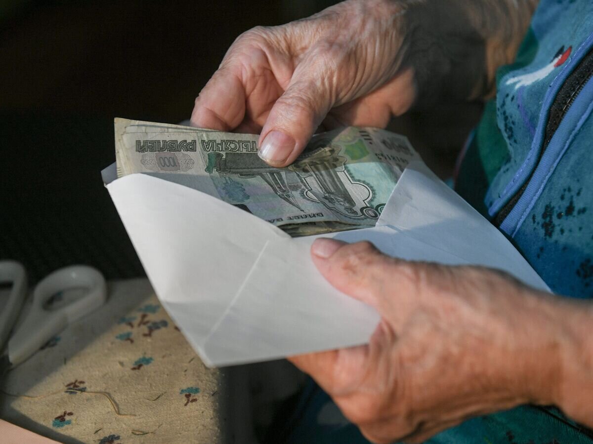 Мошенники украли свыше 11 млн рублей у пенсионера из Казани