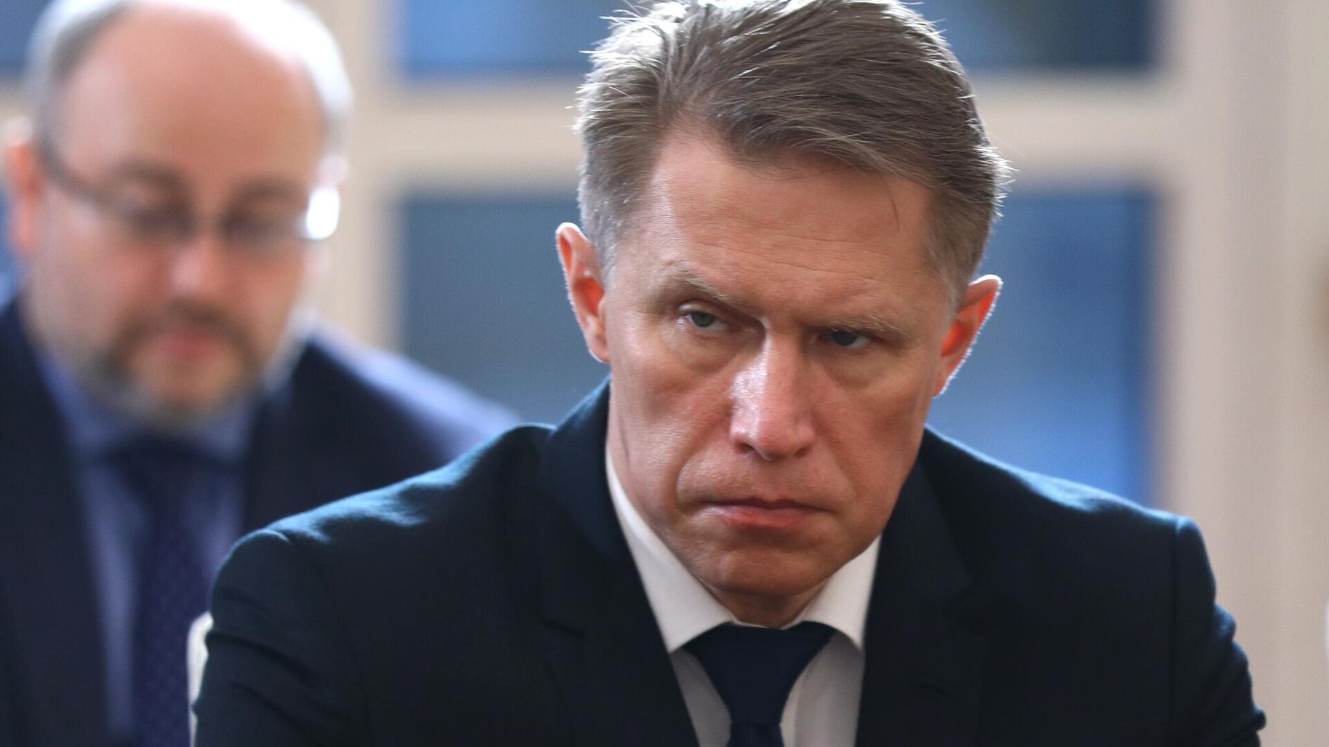 Мурашко взял на контроль помощь пострадавшим в ДТП с поездом под Волгоградом