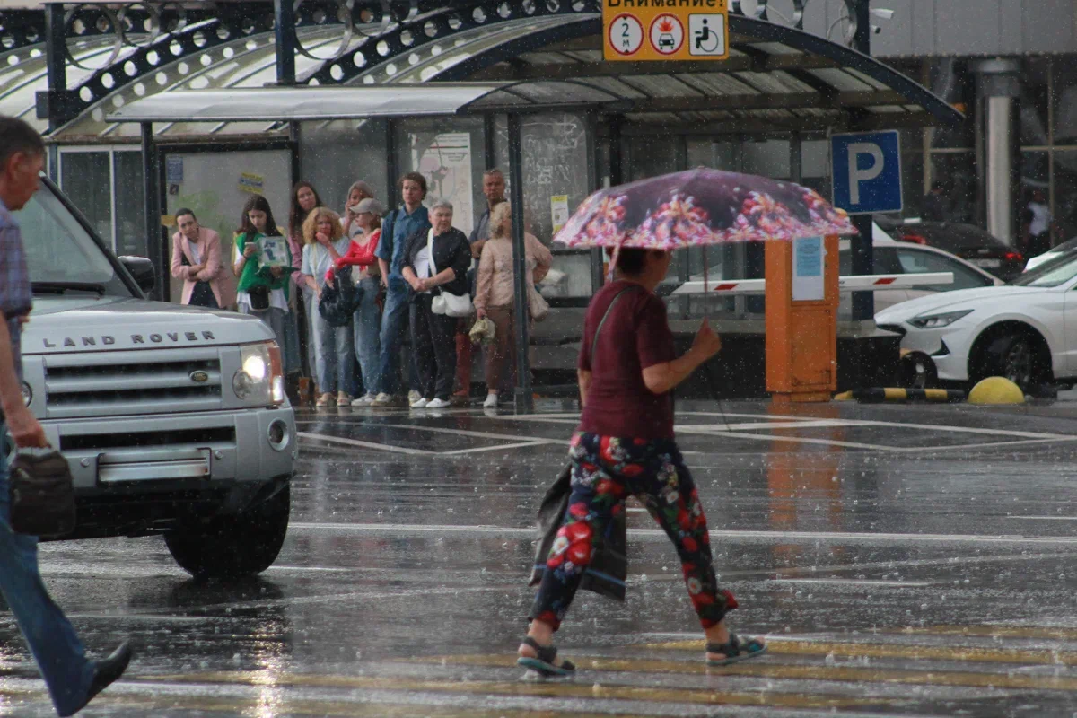 Татарстанцев предупредили и надвигающихся ливнях, грозе и граде