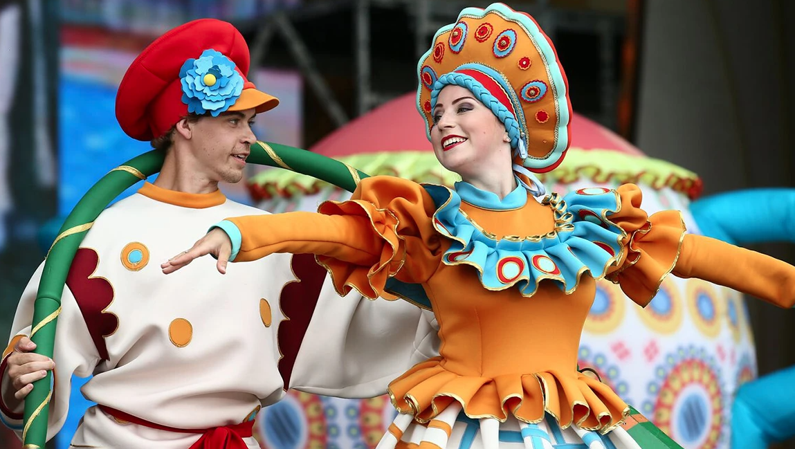 Казанская мэрия начнет следить за сценическими костюмами артистов