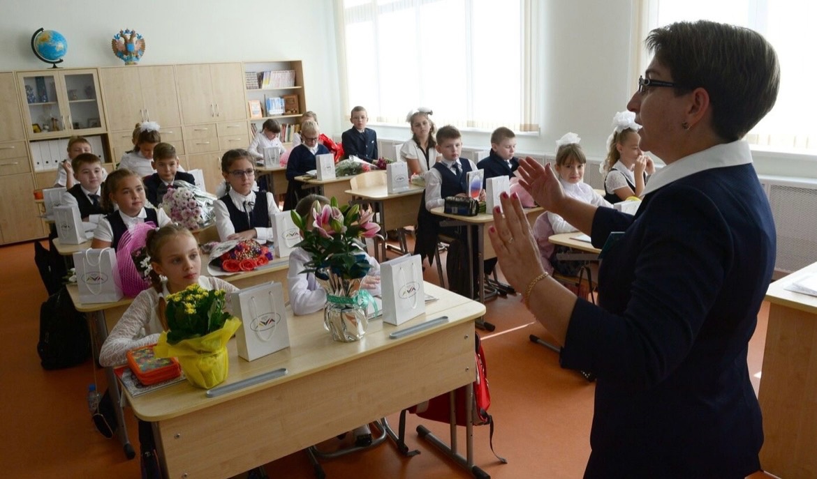 Российским педагогам хотят дать право на досрочную пенсию