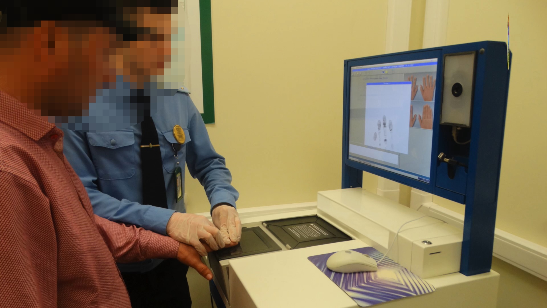 В аэропорту Казани задержали иностранца, подозреваемого в изнасиловании