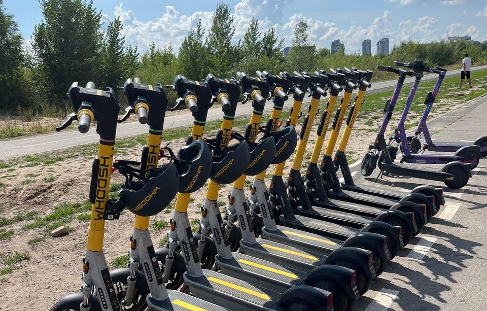 В Казани ввели аренду электросамокатов со шлемами