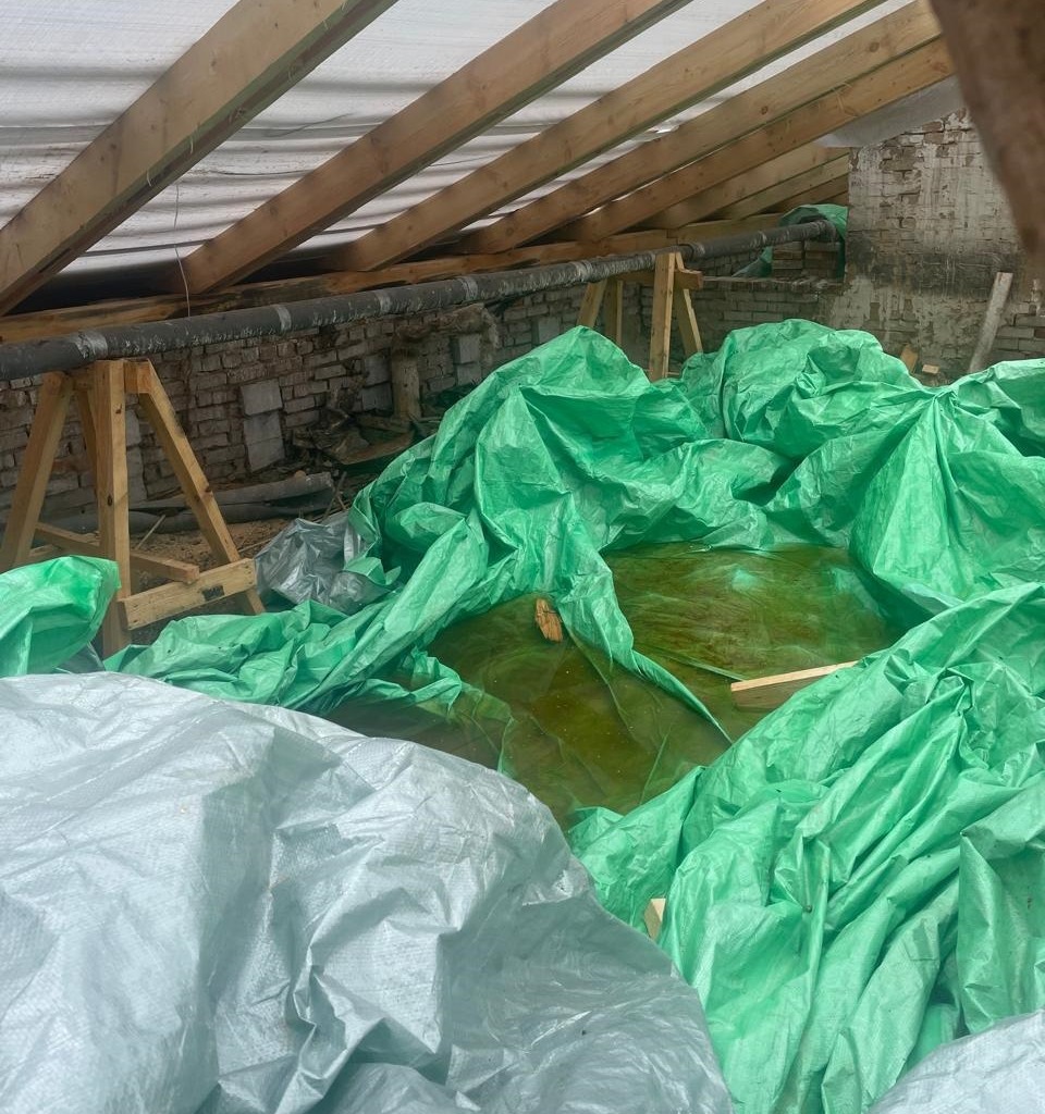 Жилинспекция проверила казанскую «сталинку», в которой обвалился потолок