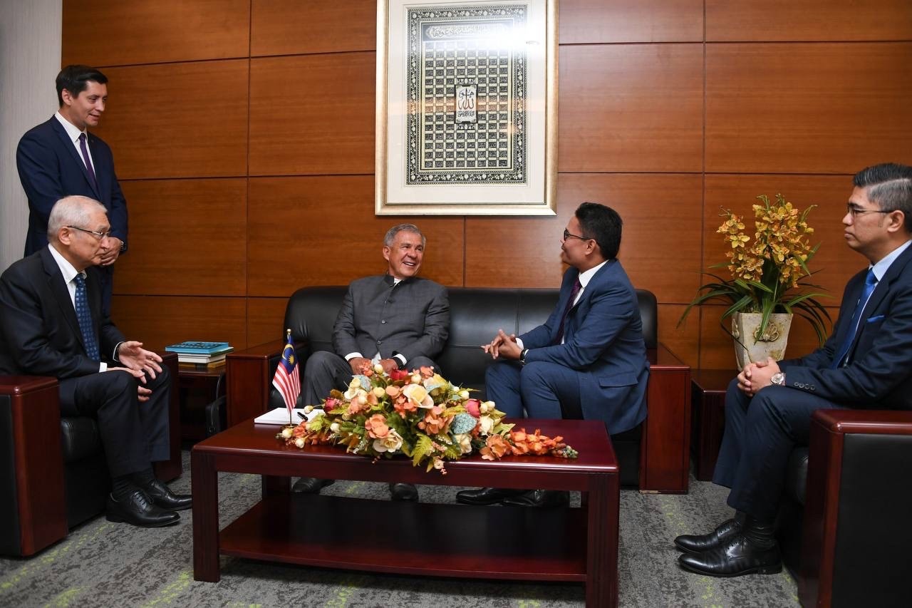 Минниханов посетил корпорацию по развитию халяль-индустрии Малайзии