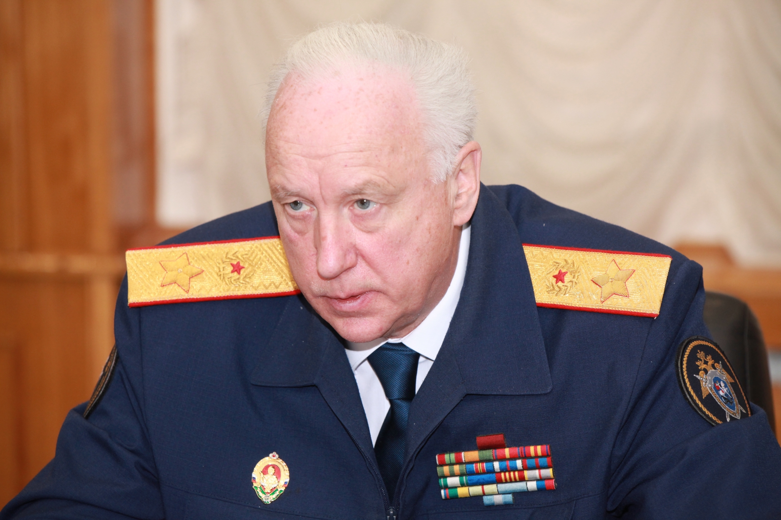 Бастрыкин поручил доложить об обрушении потолка в доме на Декабристов в Казани