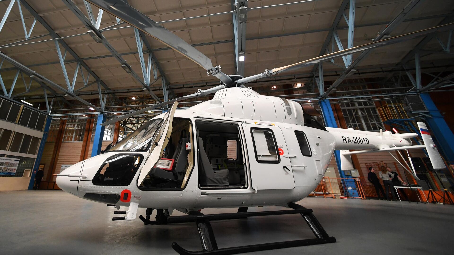 На выставке «Армия-2024» показали импортозамещенный вертолет «Ансат»