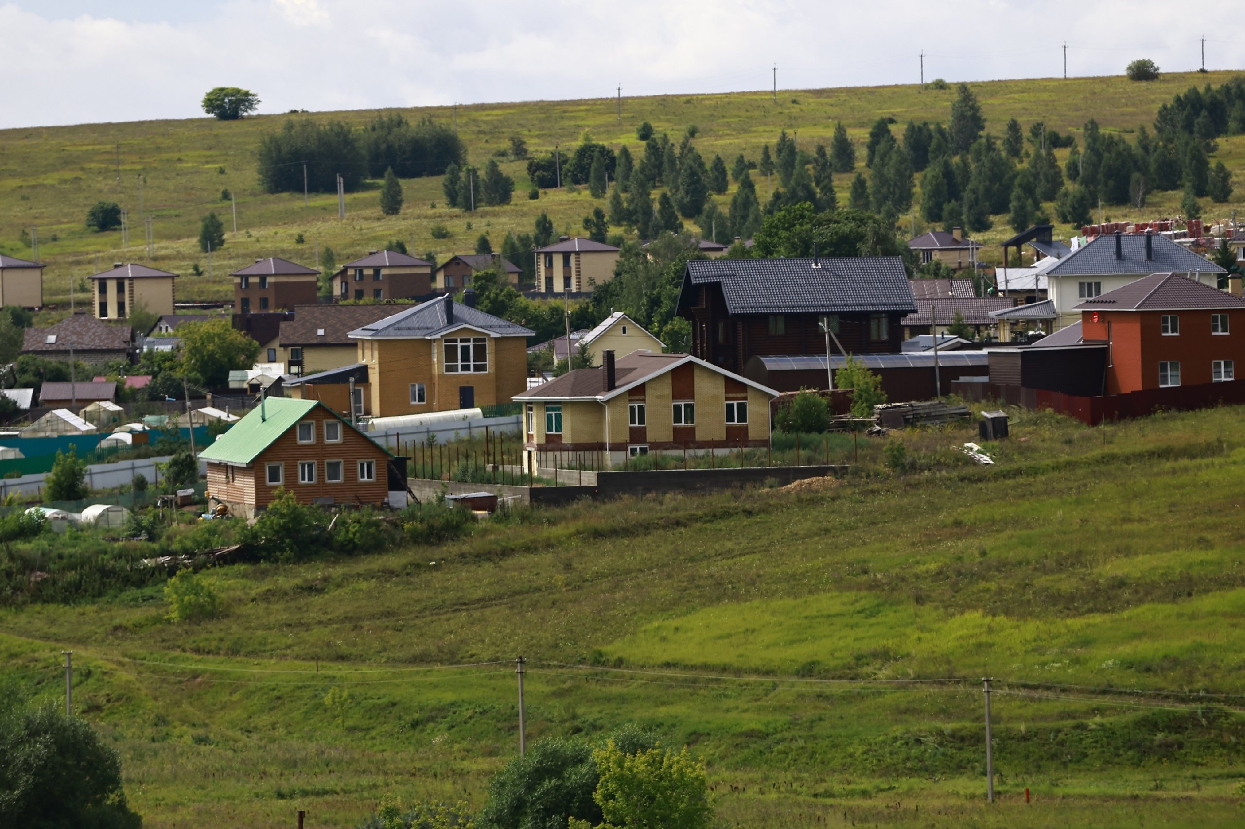 Продажи на рынке ИЖС снизились на фоне введения эскроу-счетов