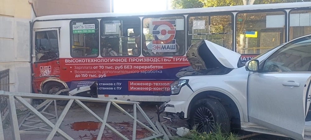 Депутат думы Степанова влетела на Tank в автобус в Ярославле