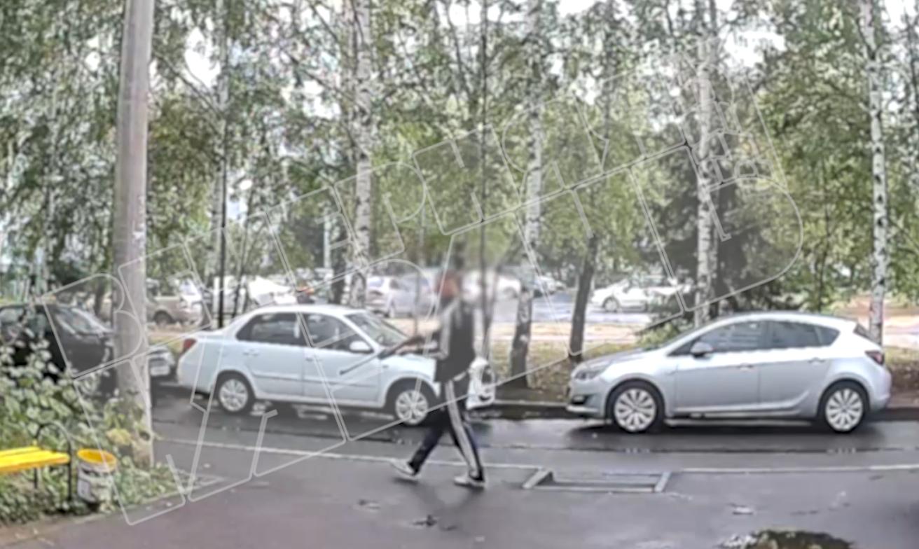 Мужчина с пневматической винтовкой открыл стрельбу у домов в Казани