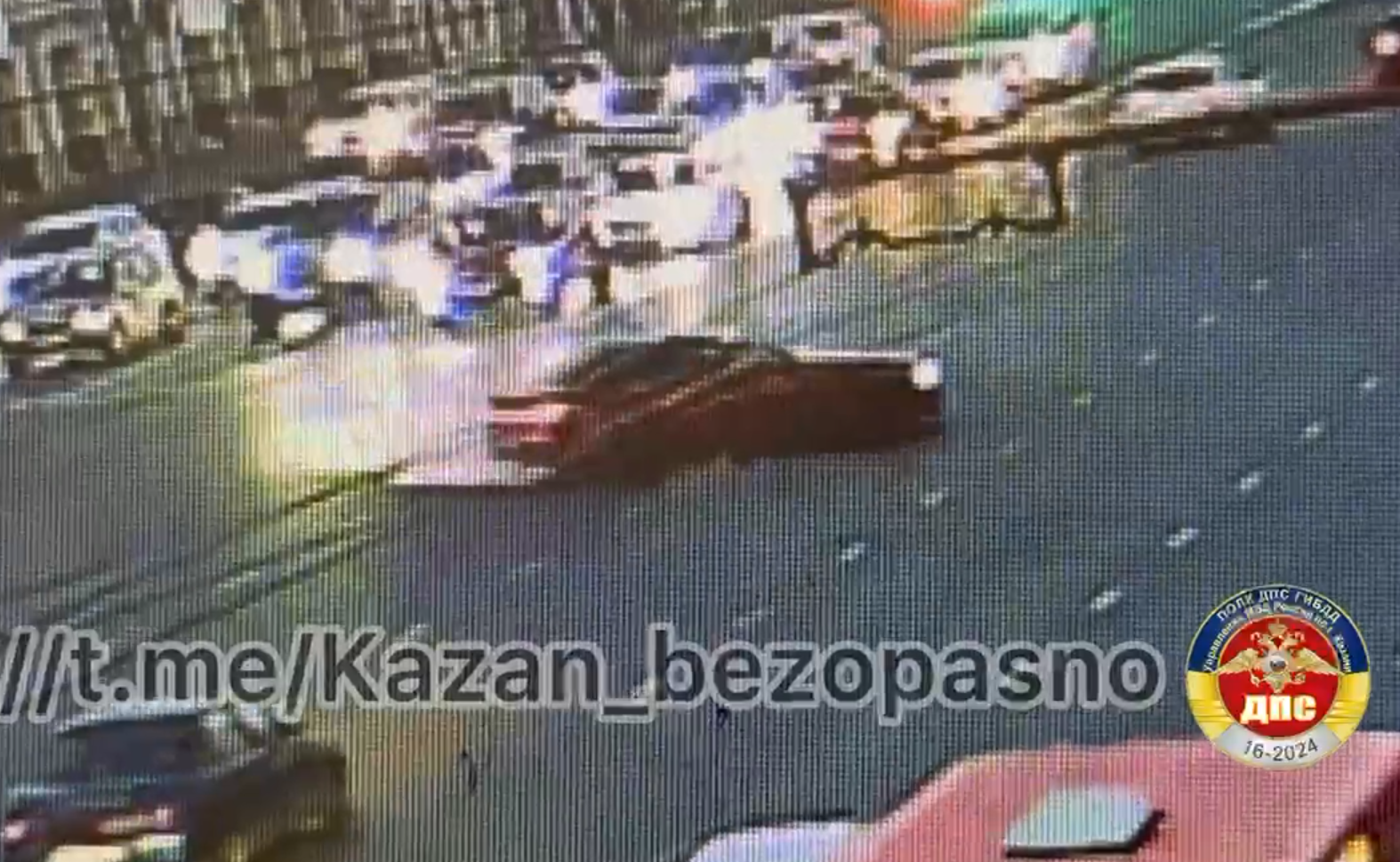 Водителя BMW оштрафовали за дрифт у здания театра имени Камала в Казани