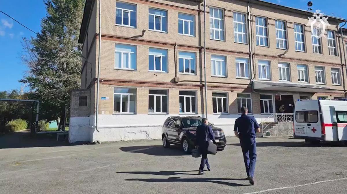 Мурашко уточнил состояние пострадавших при нападении в челябинской школе