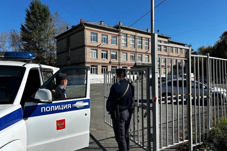 Назвали предварительную причину нападения школьника на одноклассников