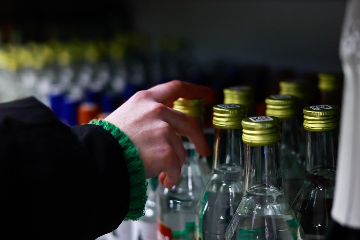 Главу Минцифры России просят поддержать онлайн-продажу алкоголя через биометрию