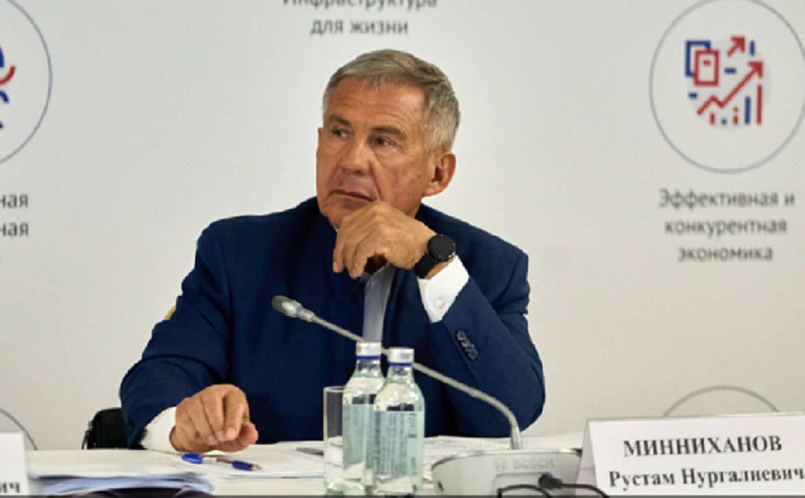 Минниханов провел заседание комиссии Государственного Совета России
