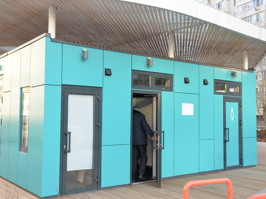 В более чем десяти парках Казани обновили туалетные модули