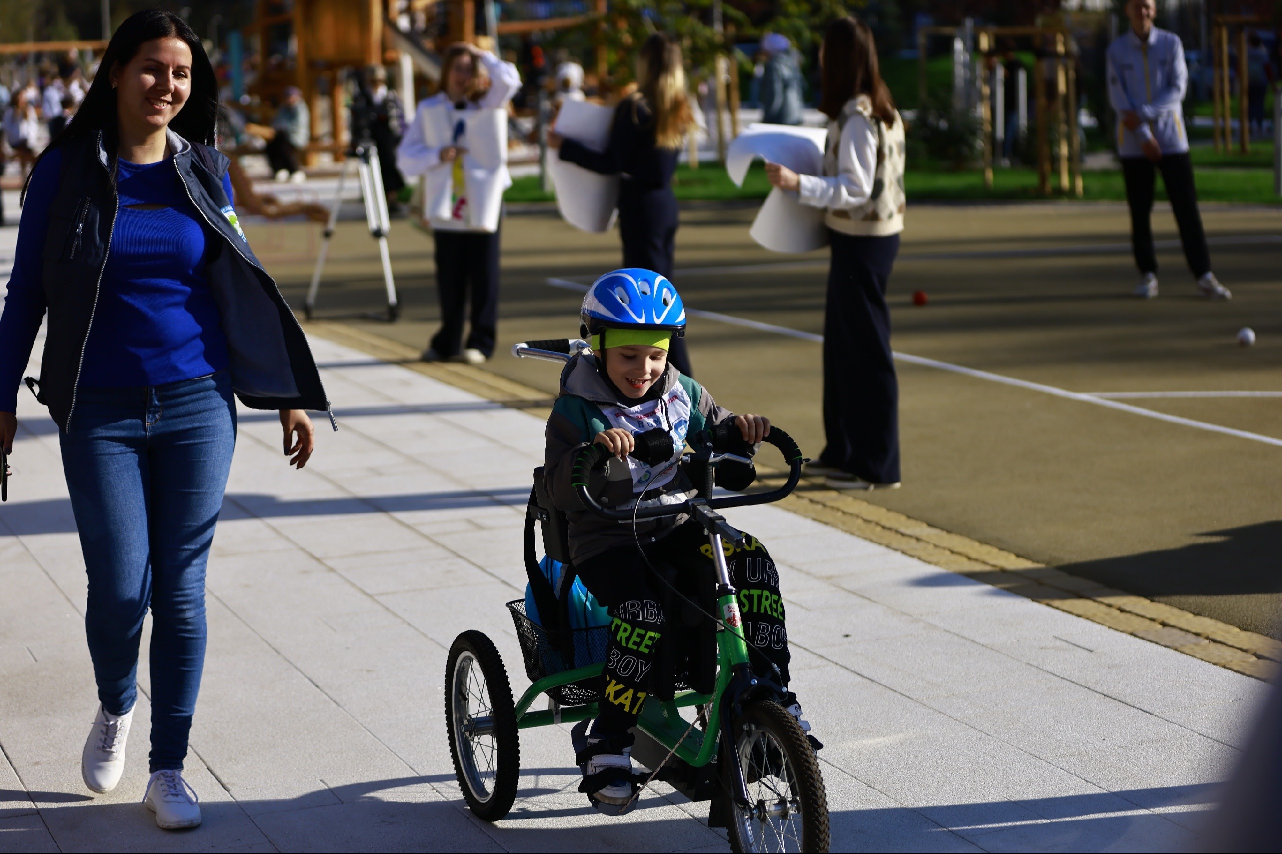 «Мы пионеры в этом плане»: в Казани появился первый парк для людей с ОВЗ