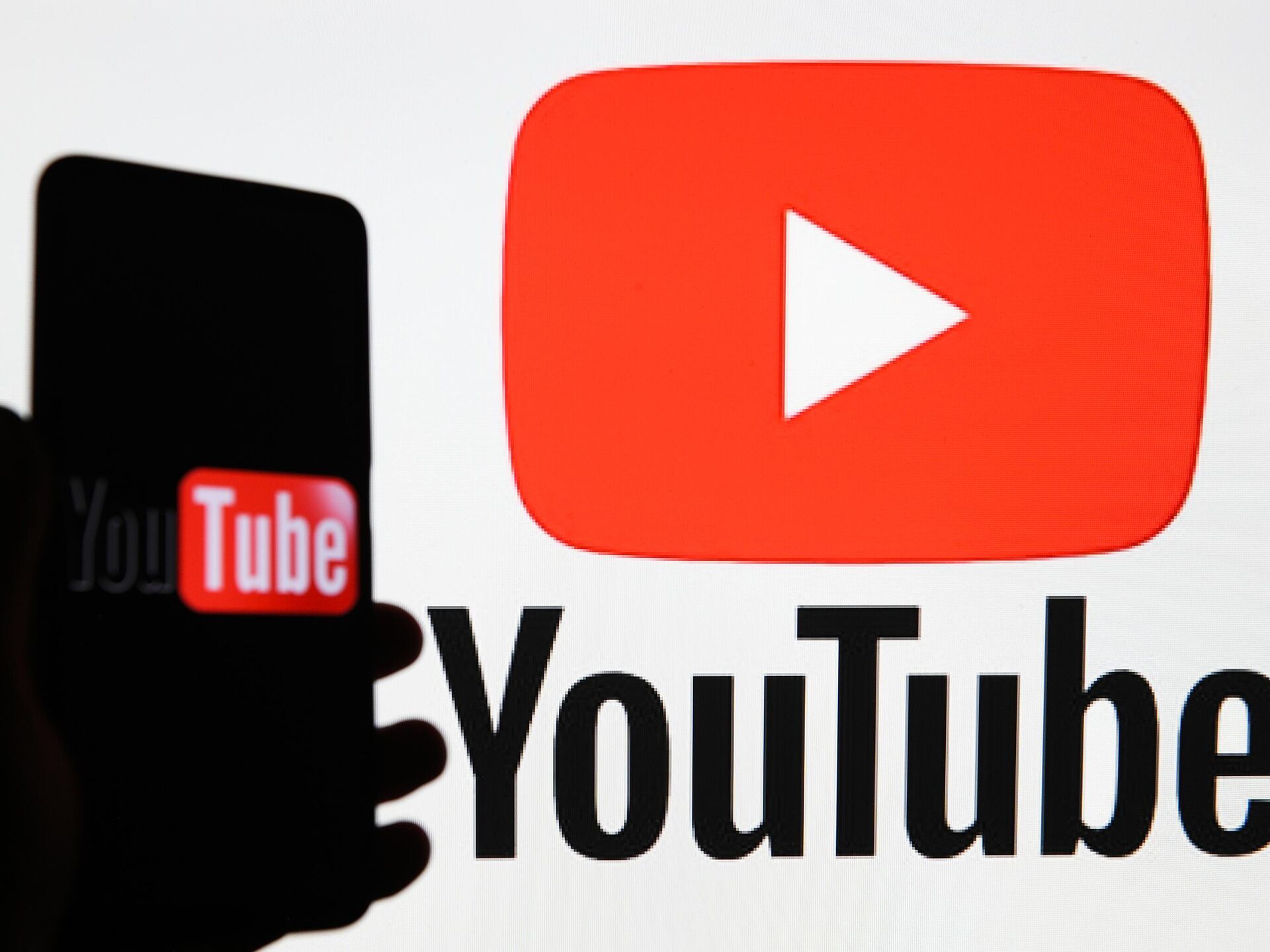 YouTube случайно удалил каналы ряда пользователей якобы за спам