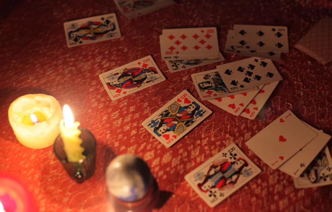 Тарологов, нумерологов и квадроберов хотят запретить в России