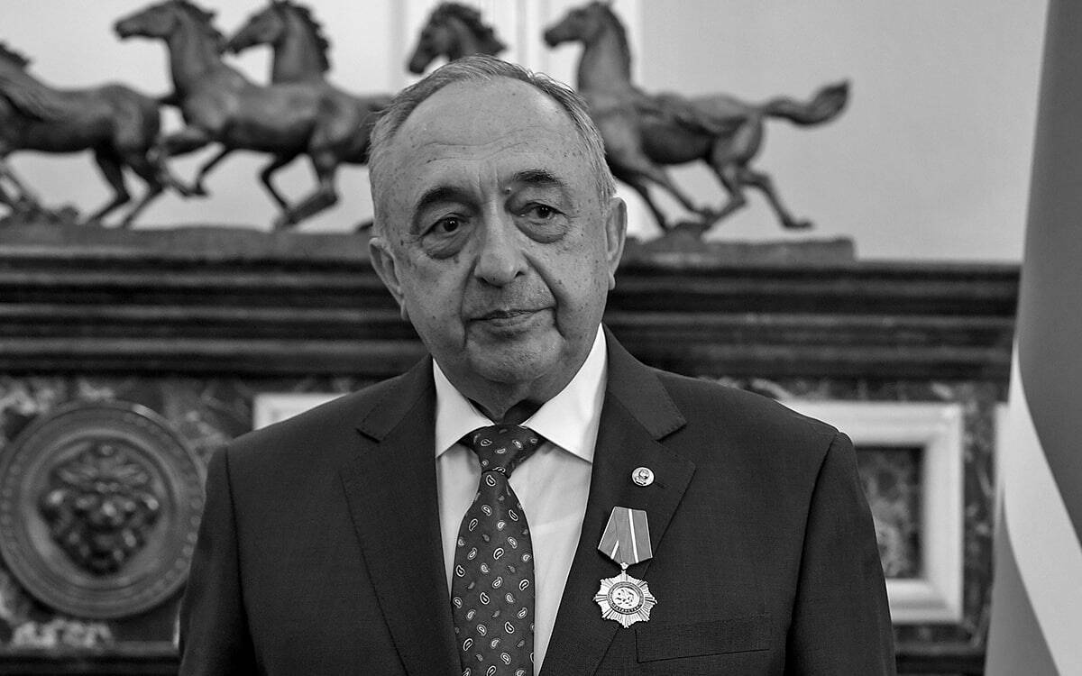 Минниханов выразил соболезнования вдове кардиохирурга Рената Акчурина