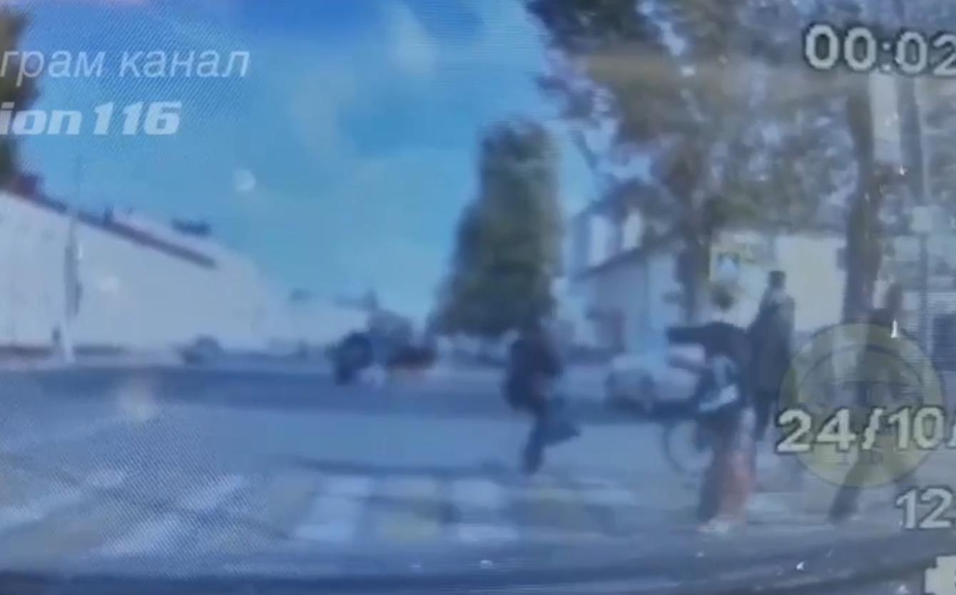 В Татарстане наказали водителя авто, из которого девочка выпала при развороте
