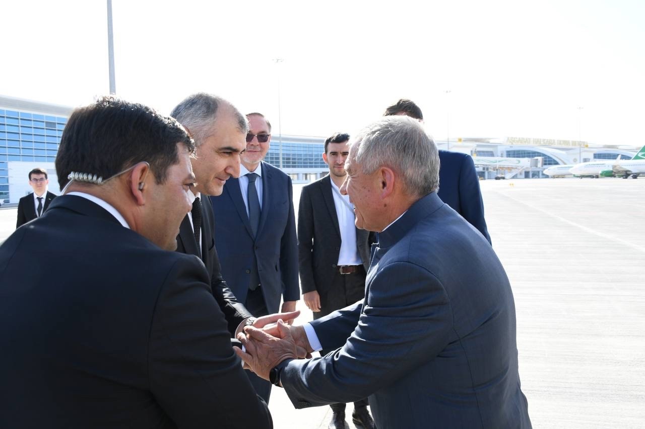 Минниханов в Туркменистане посетит форум в честь поэта Махтумкули Фраги