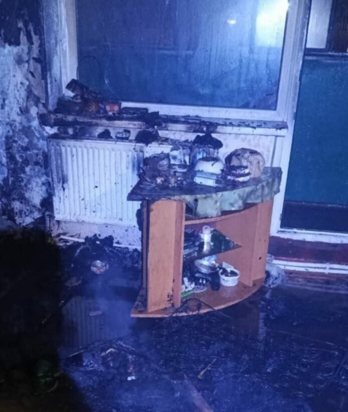 Пожарные спасли татарстанца из квартиры с горящим диваном