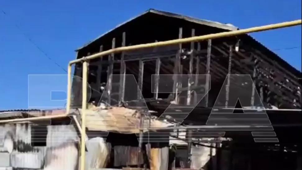 Школьник в Волгоградской области играл со спичками и сжег соседский дом