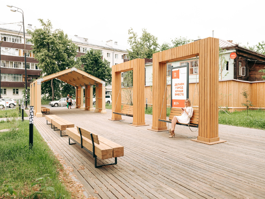 В Казани заканчивают благоустройство сквера с наличниками по улице Груздева