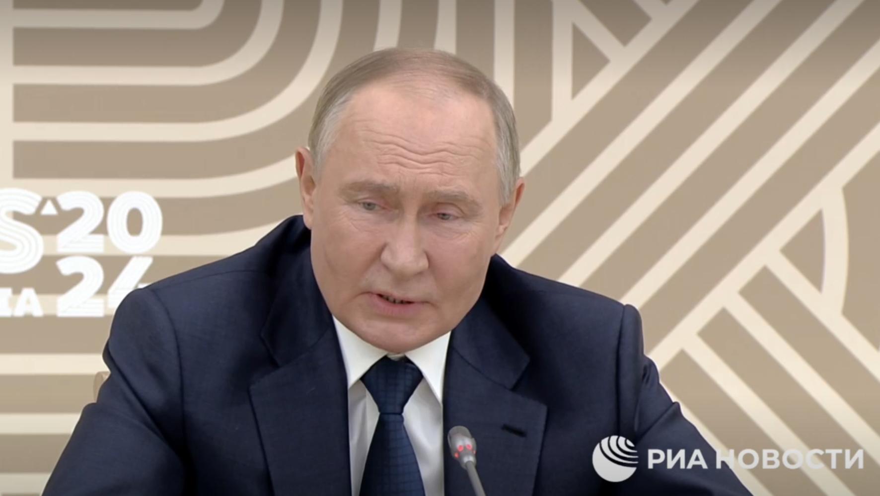 Путин посоветовал принять как данность появление новых мировых лидеров