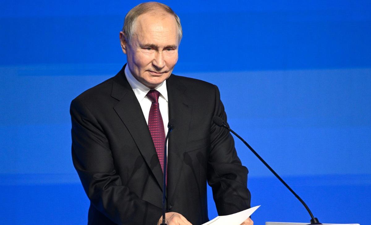 Путин считает Новый банк развития БРИКС альтернативой западным механизмам