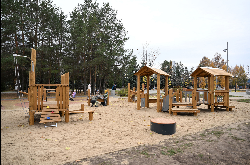 В казанском парке Петрова обустроили две детские игровые площадки