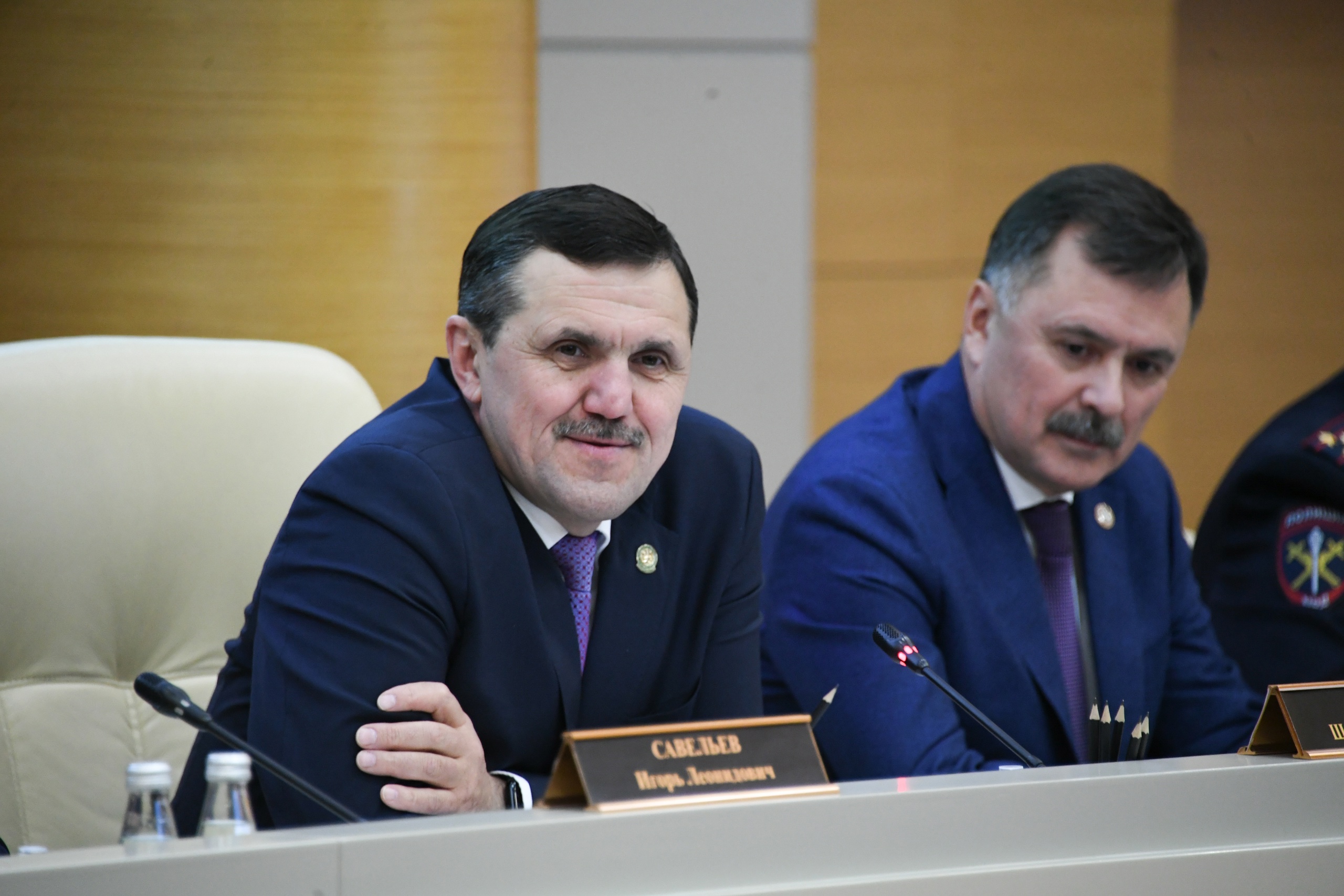 Шамиль Гафаров (слева)