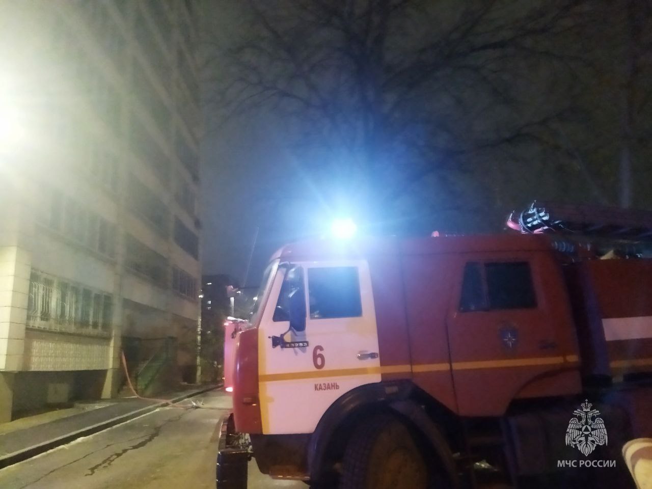 В Казани на пожаре чуть не погибли три женщины