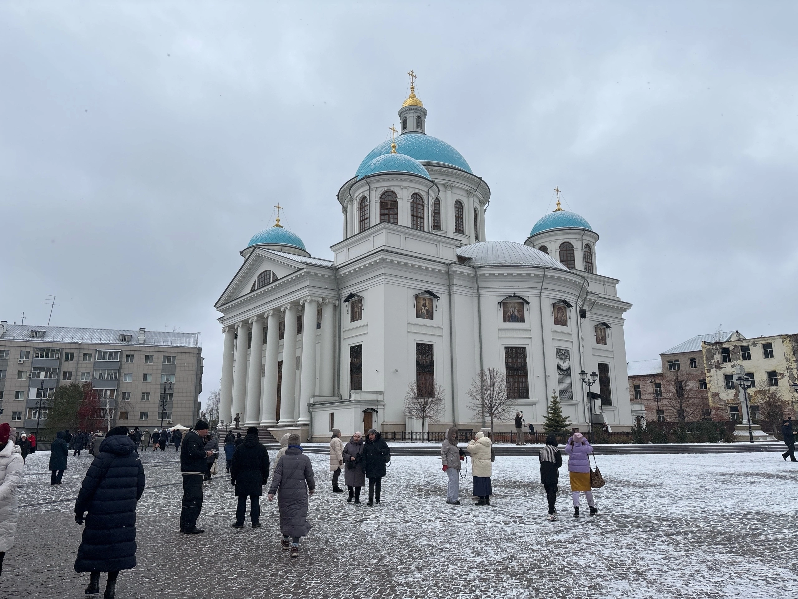 В казанском Богородицком монастыре началась торжественная литургия