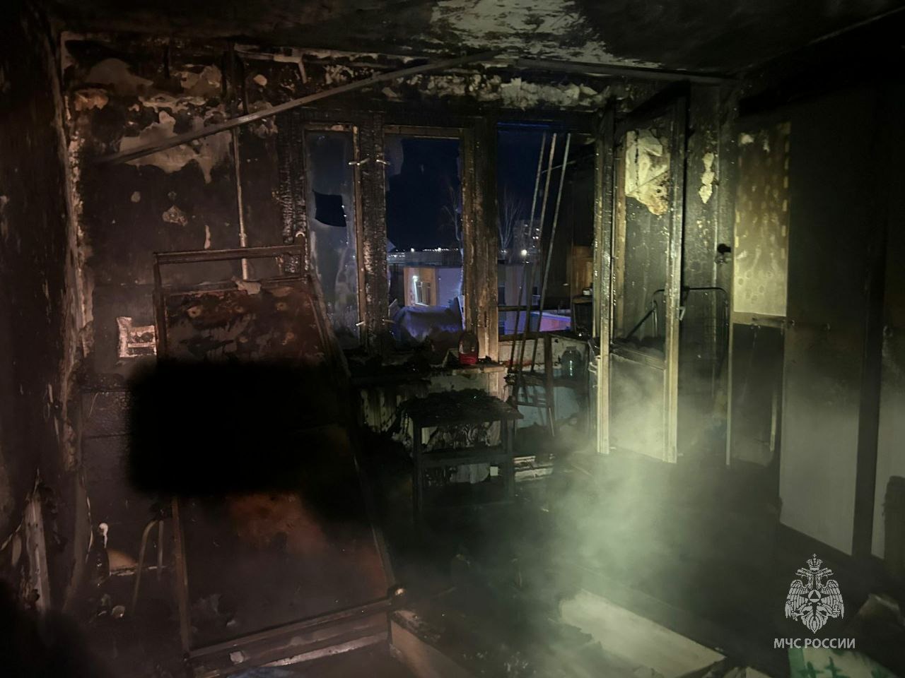 При пожаре в Челнах с балкона спрыгнула женщина